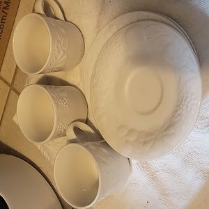 Gibson Fruit Off-white Set Of Dishes v3 of cups